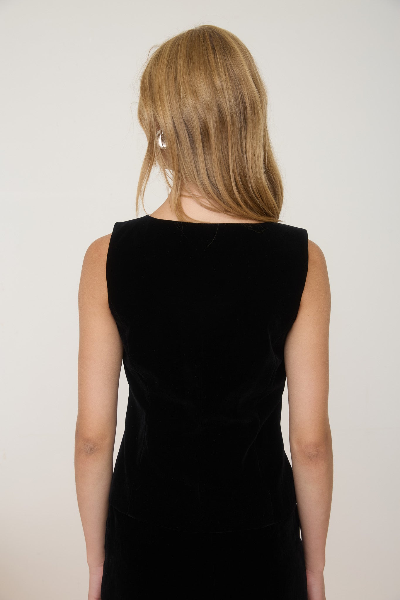 TWS1156-T_BLACK_2_1.jpg