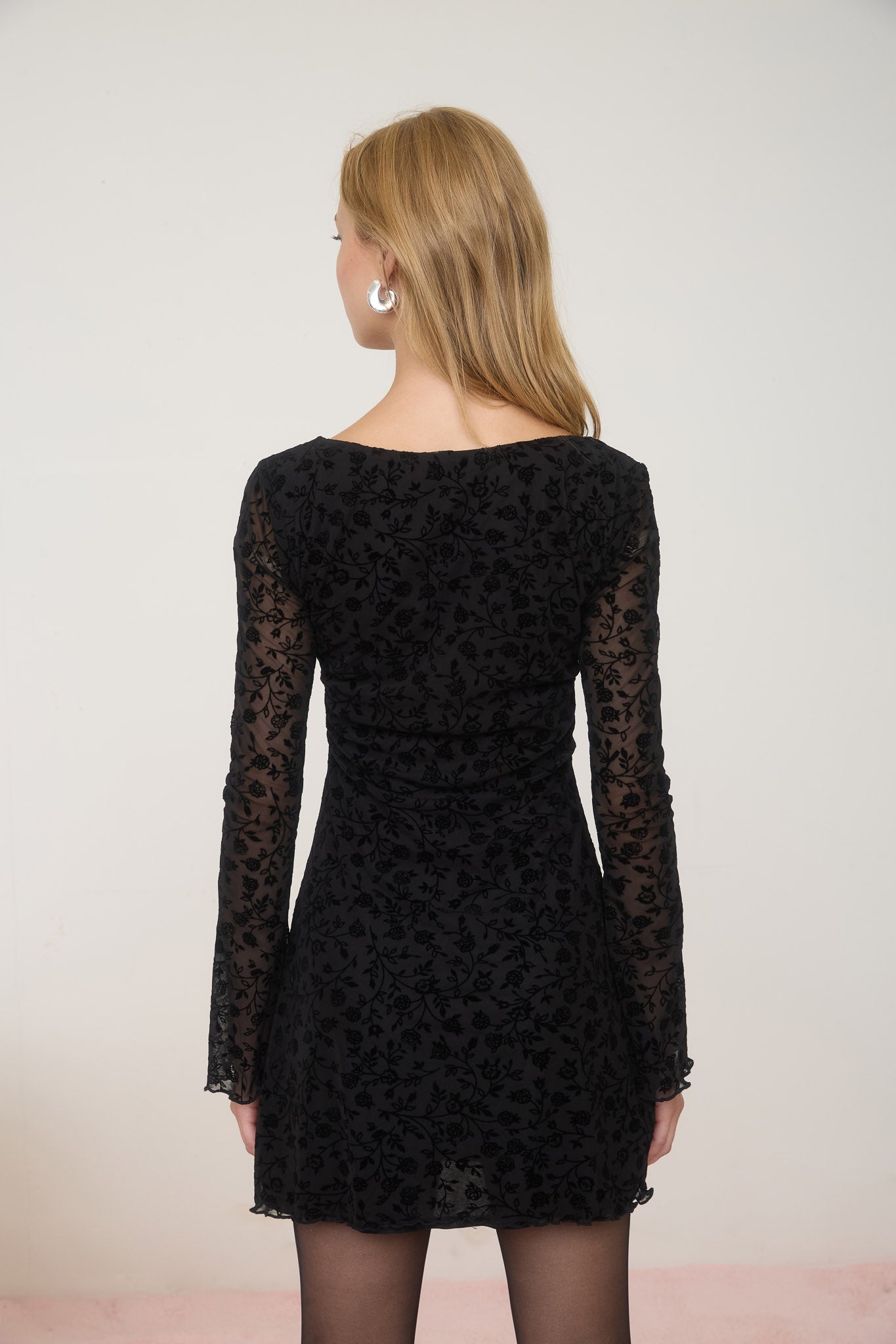 TWS1174_BLACK_2_1.jpg